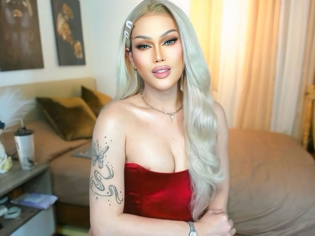 EmilyHuxson's Webcam 