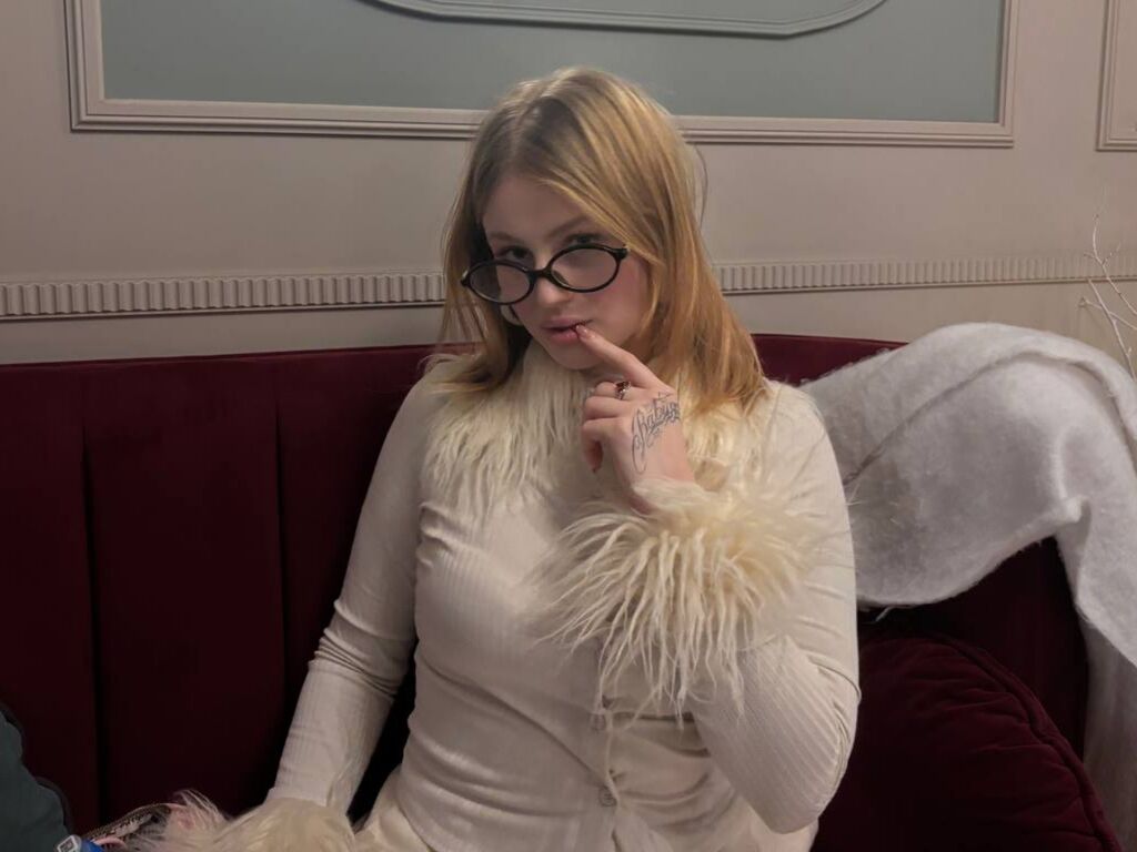 LanaCouture's Webcam 